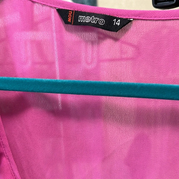 Pink Metro Now Crisscross Flowey Ruffle sleeveless blouse Size 14 - Picture 3 of 3